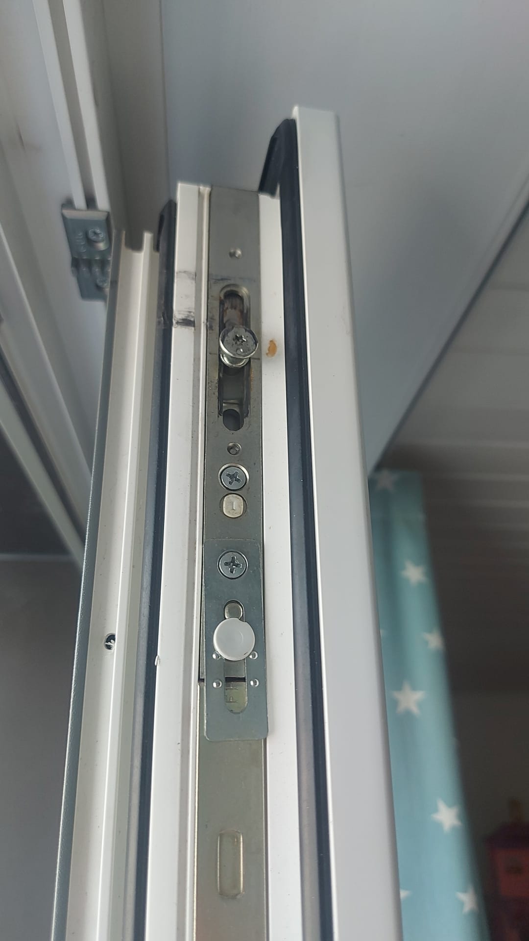 remplacement de crémone sur châssis Strasbourg